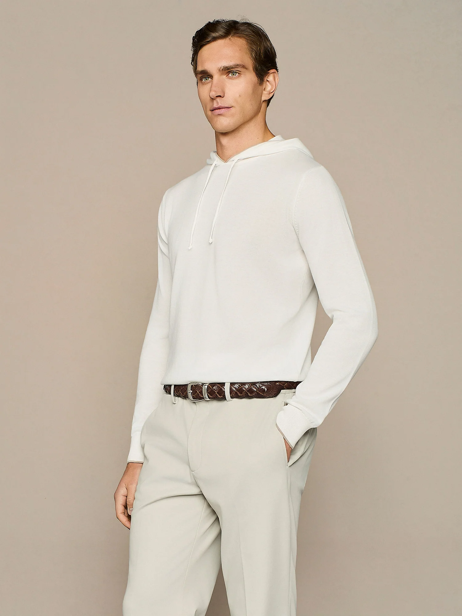 Maglia ultralight con cappuccio bianca - Image 2