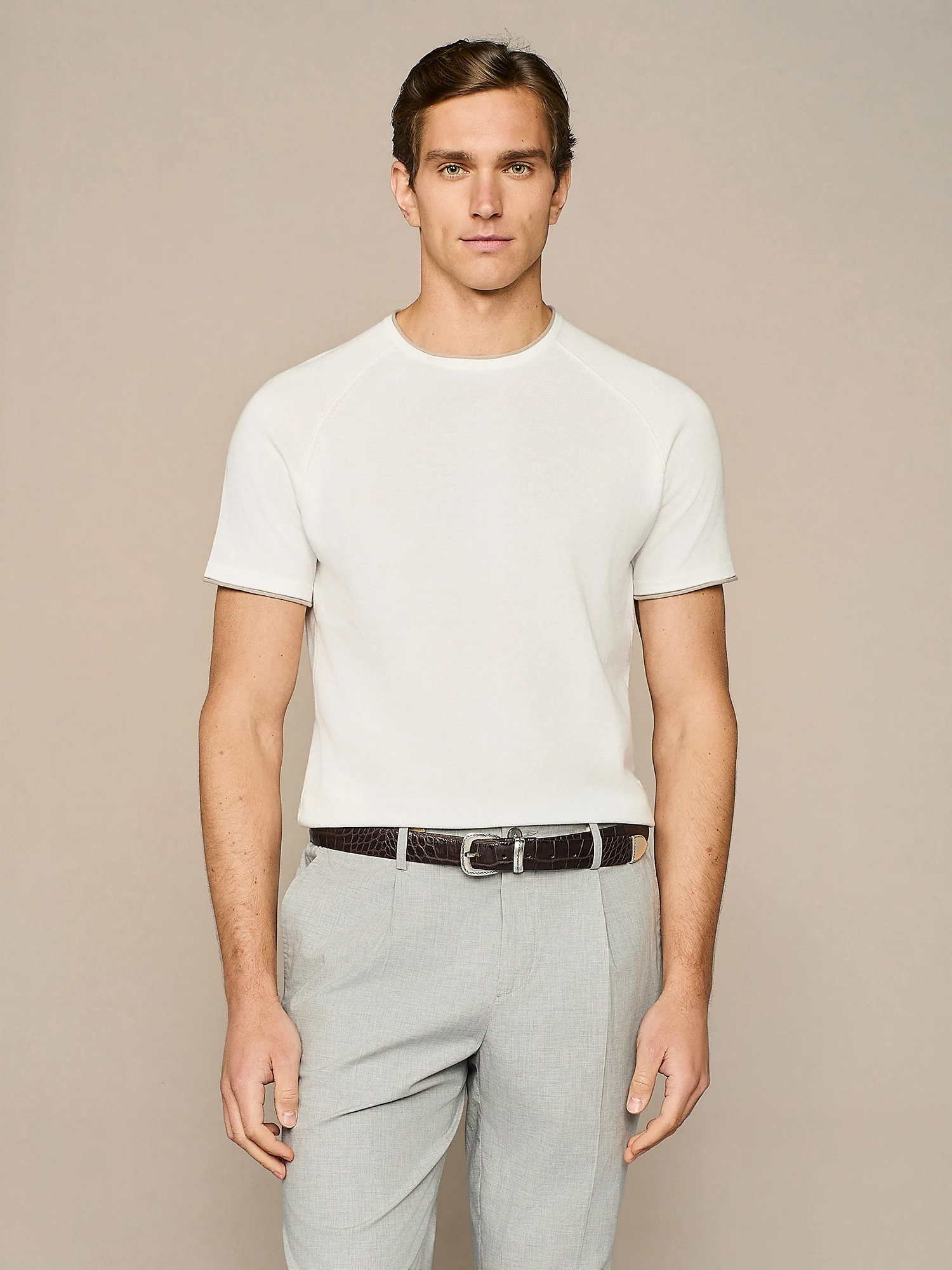 T-shirt roll-end in maglia bianca